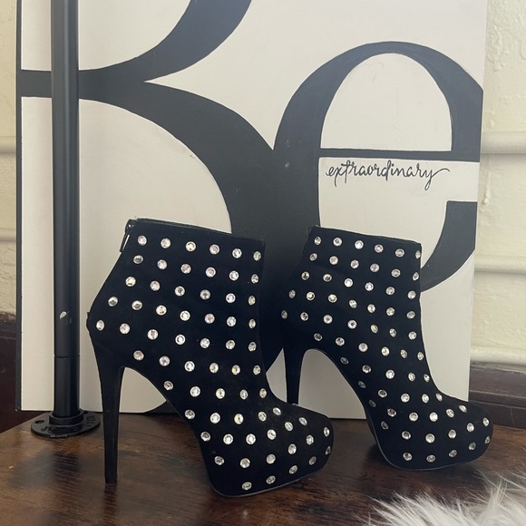 Scene by ☀️Rhinestone Booties - Picture 7 of 7